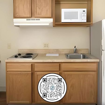 Woodspring Suites Lincoln Northeast I-80 エクステリア 写真