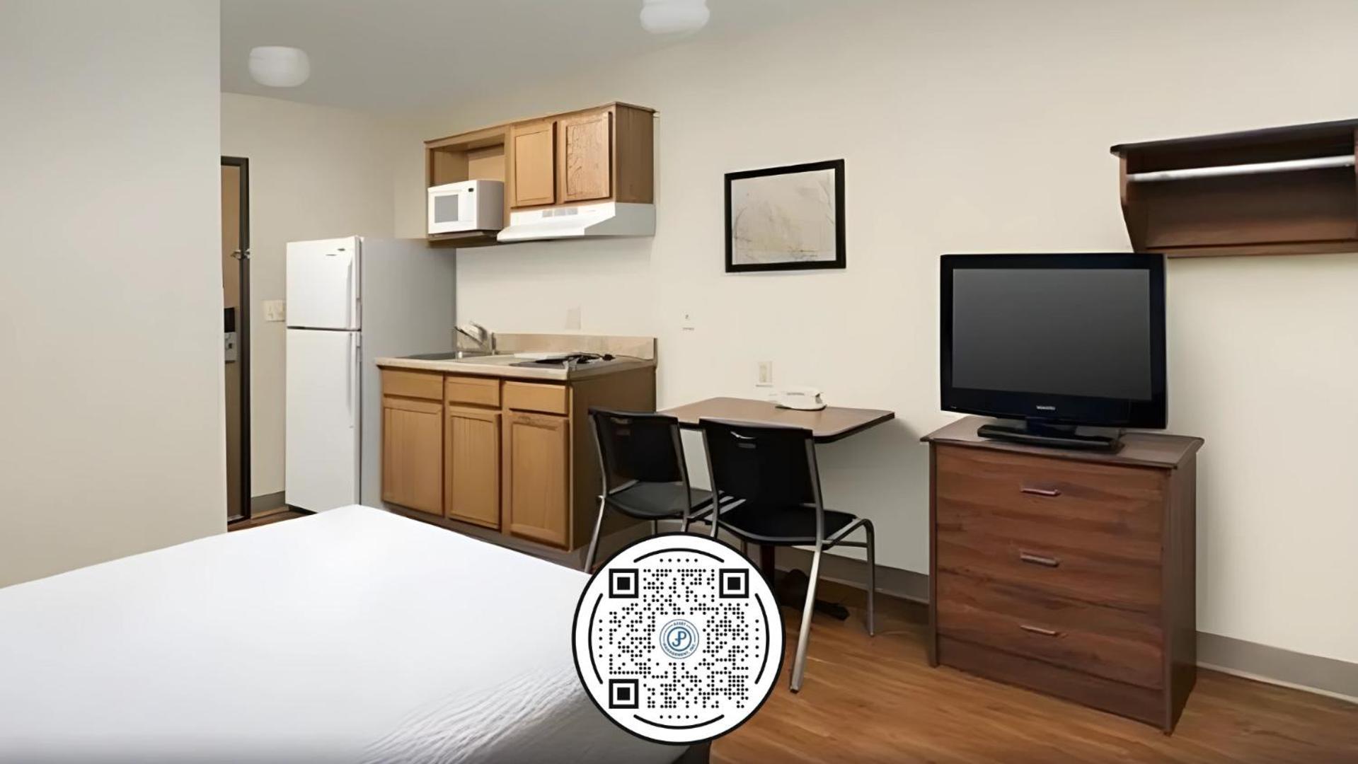 Woodspring Suites Lincoln Northeast I-80 エクステリア 写真