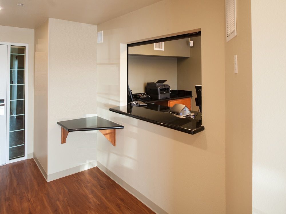 Woodspring Suites Lincoln Northeast I-80 エクステリア 写真